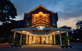 Kibo Palace Hotel  4*